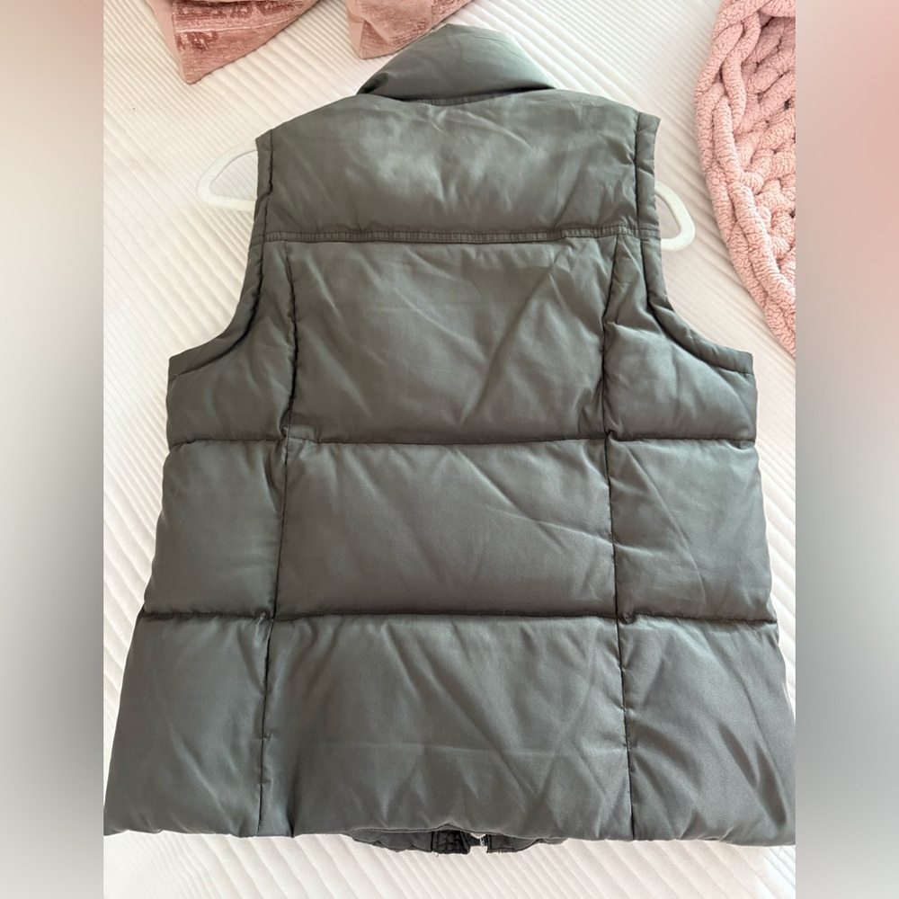 Abercrombie & Fitch Puffer Vest - Picture 4 of 4